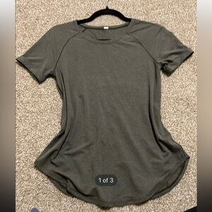 Lululemon breathable shirt